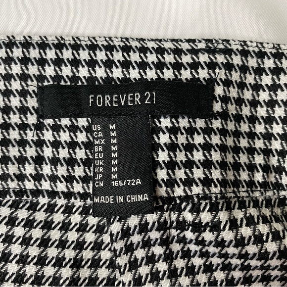 Forever 21 Black & White Plaid Mini Skirt! - Picture 5 of 5